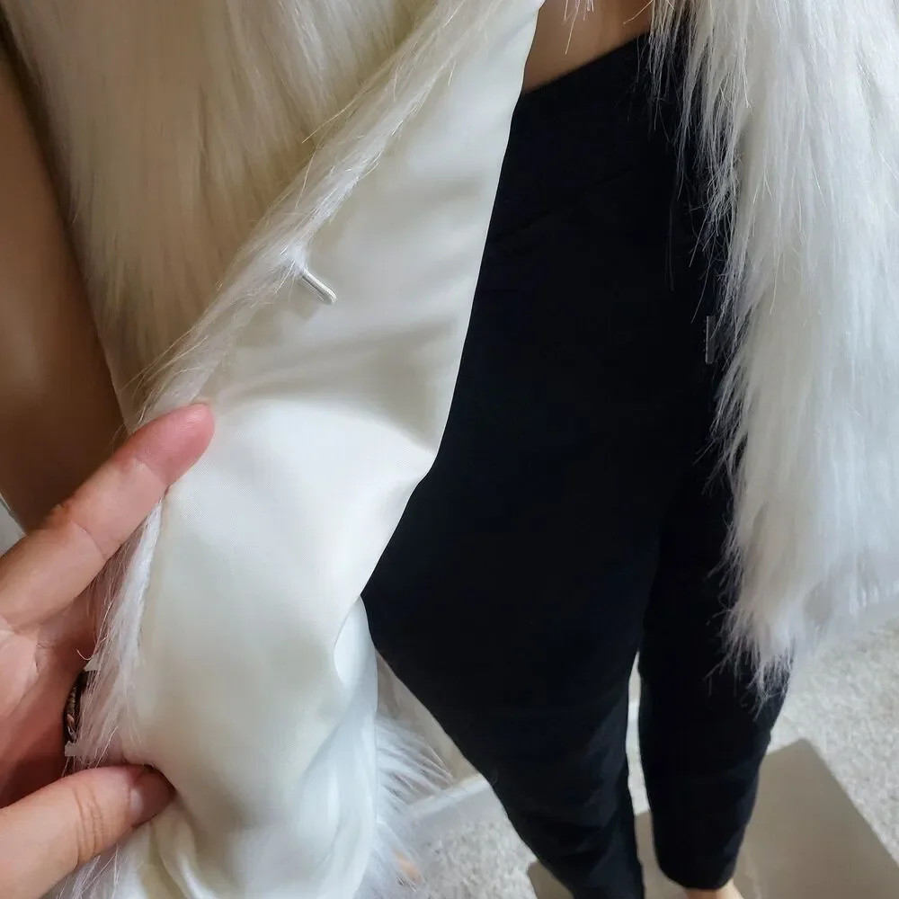 Women's faux fur vest nwot